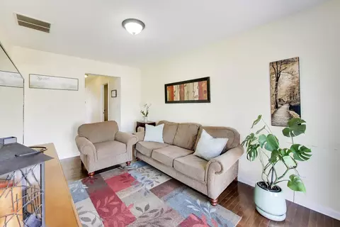 Living - 8324 44th Pl, Lyons, IL 60534 photo 4 of 5