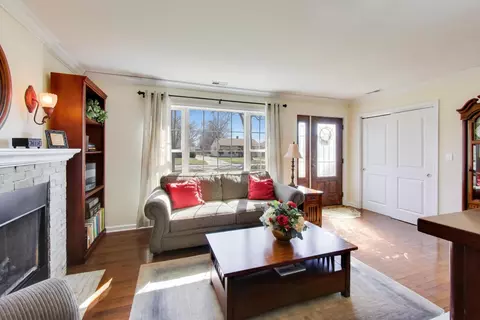 Entry Way - 8324 44th Pl, Lyons, IL 60534 photo 1 of 1