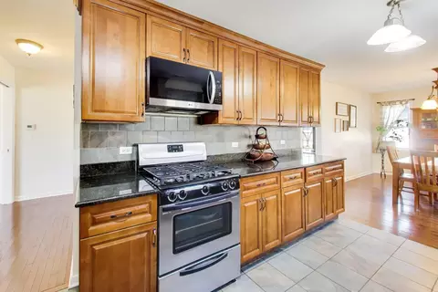 Kitchen - 8324 44th Pl, Lyons, IL 60534 photo 1 of 3
