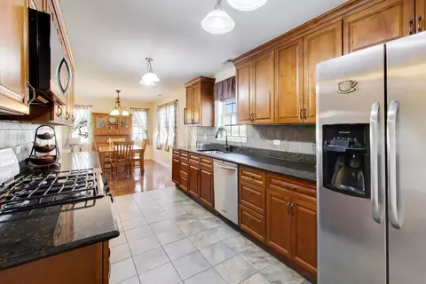 Kitchen - 8324 44th Pl, Lyons, IL 60534 photo 3 of 3
