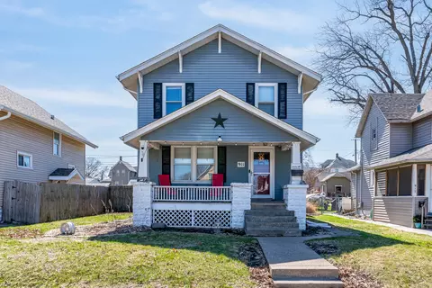 911 W 16th St, Davenport, IA 52804