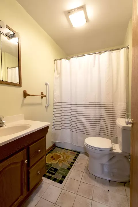 Bath - 420 E Benton St, Morris, IL 60450 photo 1 of 2