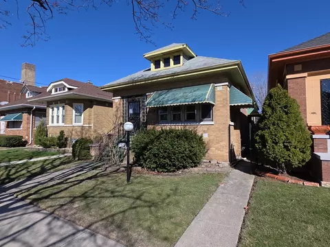 7923 S Calumet Ave, Chicago, IL 60619