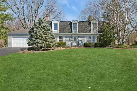 258 Stonegate Rd, Trout Valley, IL 60013