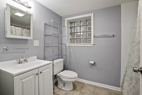 4820 W Haddon Ave, Chicago, IL 60651 photo 15