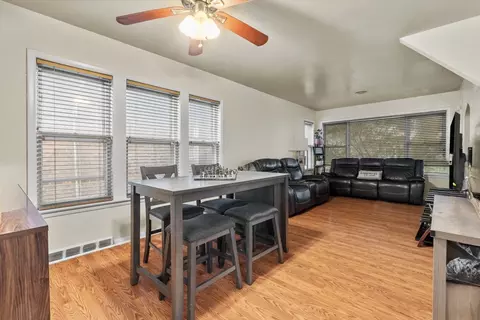 4820 W Haddon Ave, Chicago, IL 60651 photo 5
