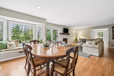 Dining - 4233 Oaksbury Ln, Rolling Meadows, IL 60008 photo 3 of 3
