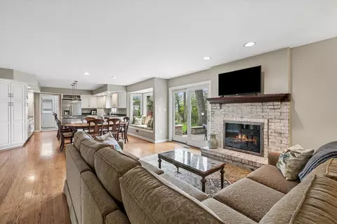 Other - 4233 Oaksbury Ln, Rolling Meadows, IL 60008 photo 2 of 6