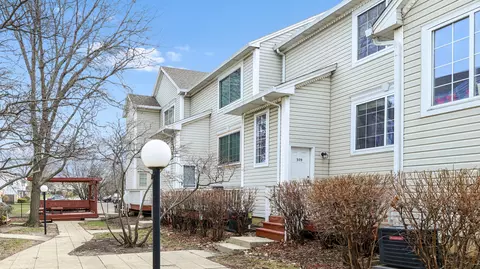 309 Emerald Ct, Bolingbrook, IL 60440
