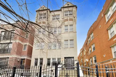 618 W Oakdale Ave #4, Chicago, IL 60657