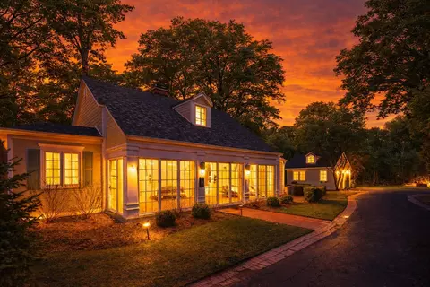 901 E Glenwood Rd, Glenview, IL 60025