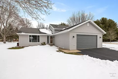 12715 Waltham Close, Roscoe, IL 61073
