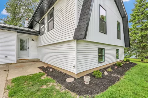 1801 Cindy Lynn St, Urbana, IL 61802