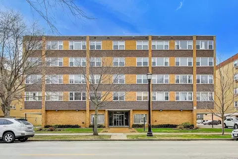 720 Oakton St #3B, Evanston, IL 60202