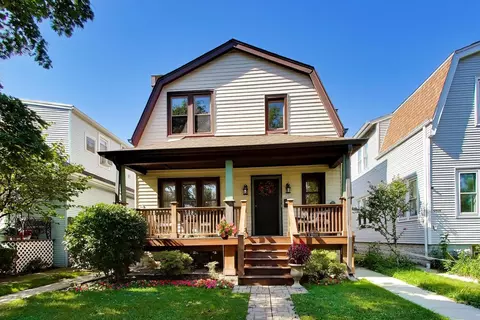 5426 N Lovejoy Ave, Chicago, IL 60630