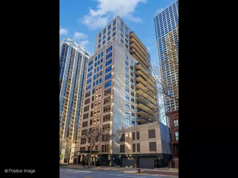 1035 N Dearborn St #19, Chicago, IL 60610