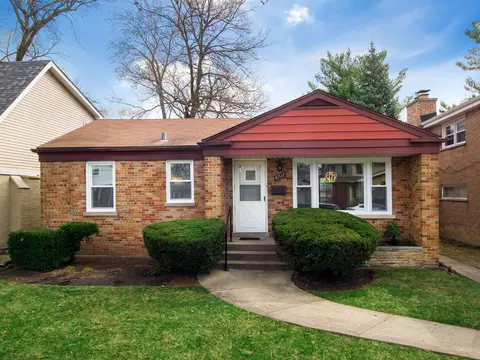 8727 Hamlin Ave, Skokie, IL 60076