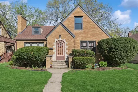 617 Lavoie Ave, Elgin, IL 60120