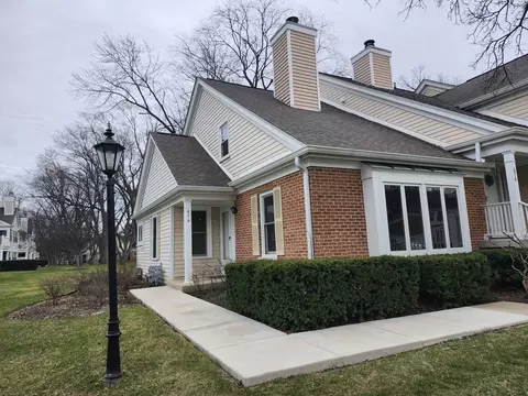 676 Regent Ln #676, Prospect Heights, IL 60070