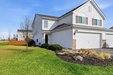 585 Vine St, Hampshire, IL 60140