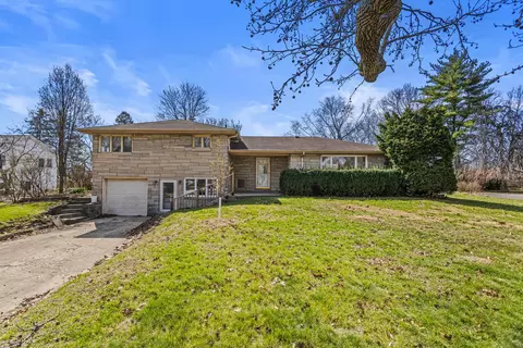 1708 Park Haven Dr, Champaign, IL 61820