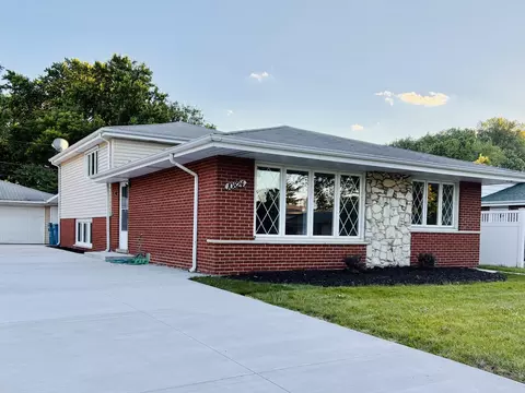 10824 Laramie Ave, Oak Lawn, IL 60453