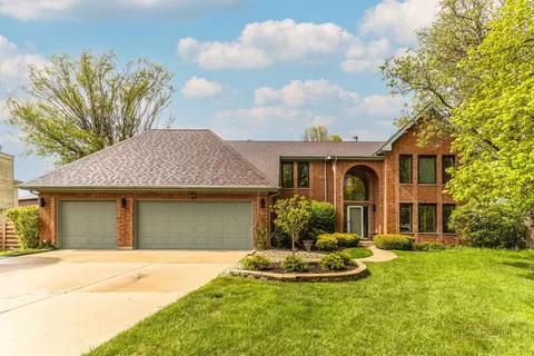 805 Summer Ct, Buffalo Grove, IL 60089