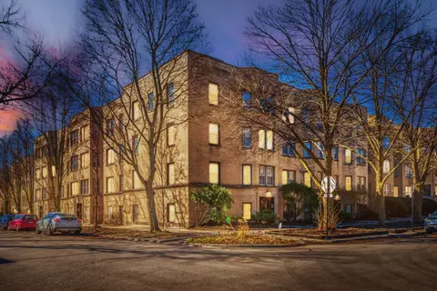 2033 W Fargo Ave #2, Chicago, IL 60645