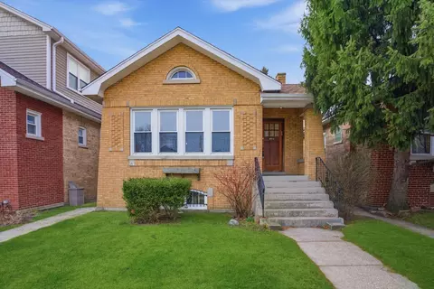 2815 W Fitch Ave, Chicago, IL 60645