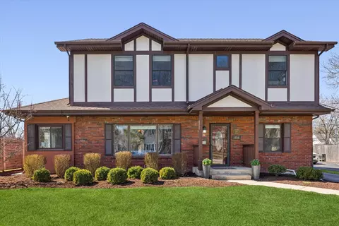 454 S Yale Ave, Villa Park, IL 60181