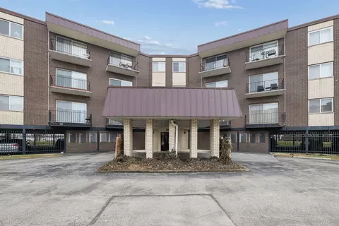 9840 S Pulaski Rd #201, Oak Lawn, IL 60453