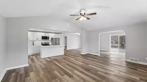 Living - 1624 Chicago St, Dixon, IL 61021 photo 2 of 5