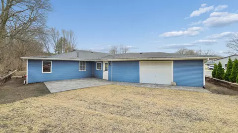 Exterior - 1624 Chicago St, Dixon, IL 61021 photo 3 of 3