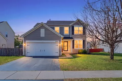 2547 Prairie Crossing Dr, Montgomery, IL 60538