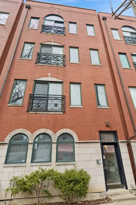 426 N Noble St #1, Chicago, IL 60642