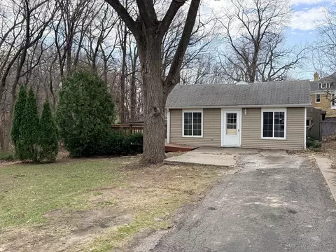 1417 W 12th St, Davenport, IA 52804