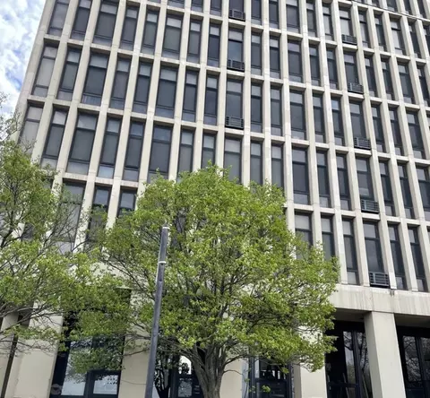 6700 S South Shore Dr #4G, Chicago, IL 60649