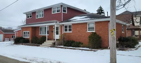 927 Walter St, Lemont, IL 60439
