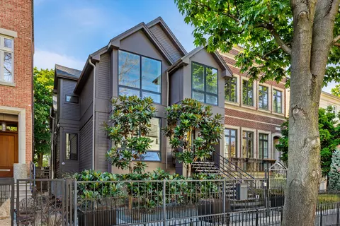 2436 N Surrey Ct, Chicago, IL 60614
