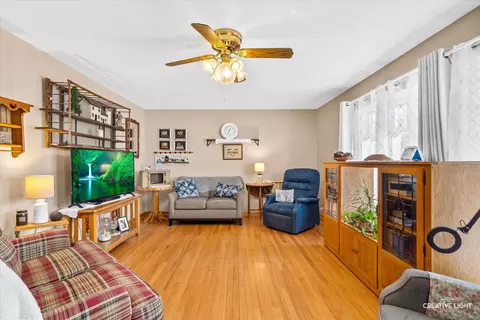 Living - 701 E Prairie St, Plano, IL 60545 photo 1 of 2