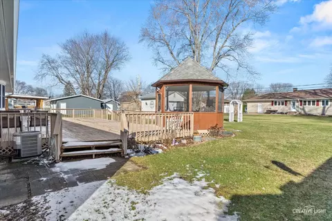 Exterior - 701 E Prairie St, Plano, IL 60545 photo 2 of 4