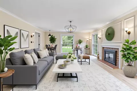 Living - 812 Dodds Dr, Champaign, IL 61820 photo 4 of 5