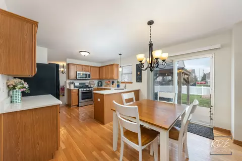 Kitchen - 1711 Red Maple Dr, Plainfield, IL 60586 photo 4 of 5