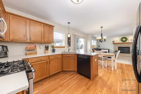 Kitchen - 1711 Red Maple Dr, Plainfield, IL 60586 photo 2 of 5