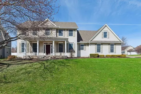 5160 Charter Oaks Dr, Bettendorf, IA 52722