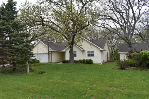 106 Chickasaw Ln, Loda, IL 60948