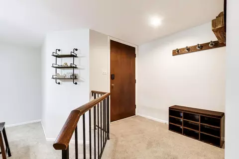 Entry Way - 1048 Harbour Ct #2B, Wheeling, IL 60090 photo 1 of 1