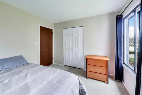 Bedroom - 1048 Harbour Ct #2B, Wheeling, IL 60090 photo 5 of 5