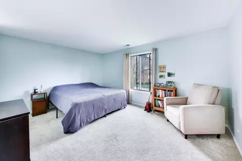 Bedroom - 1048 Harbour Ct #2B, Wheeling, IL 60090 photo 1 of 5