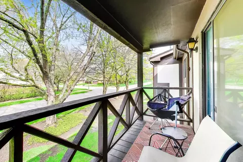 Exterior - 1048 Harbour Ct #2B, Wheeling, IL 60090 photo 2 of 4